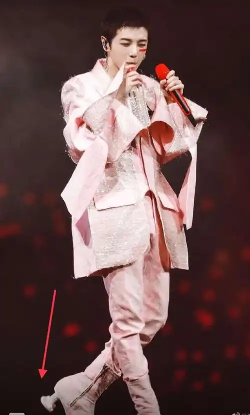 原来你是这样的华晨宇,踩着10cm高跟鞋蹦跶,女生看完自愧不如
