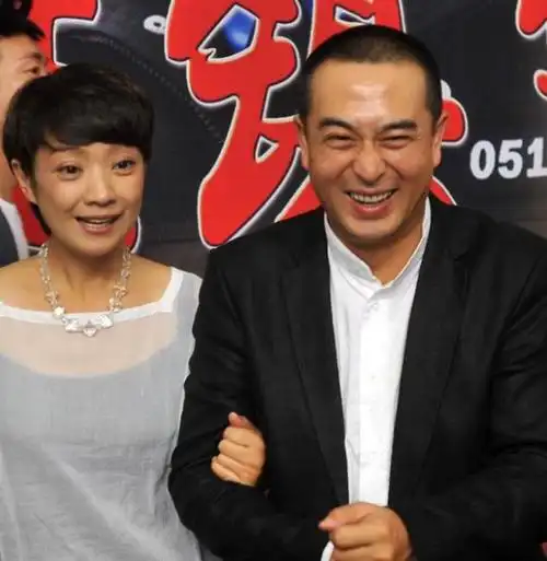 其实关于影帝张嘉译被传婚变,最主要的原因,是起源于张嘉译妻子的一条