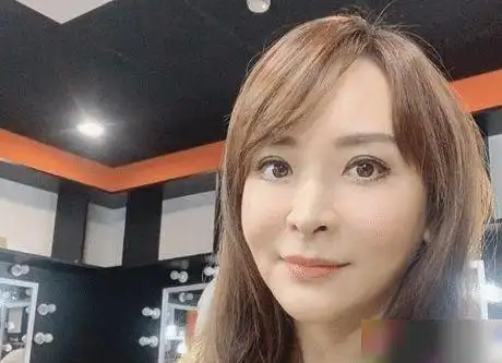 三观尽碎台湾女艺人蒋萍丈夫婚内出轨岳母放言一次拿下母女俩