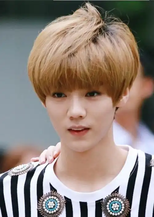 鹿晗的头发是什么颜色呢?