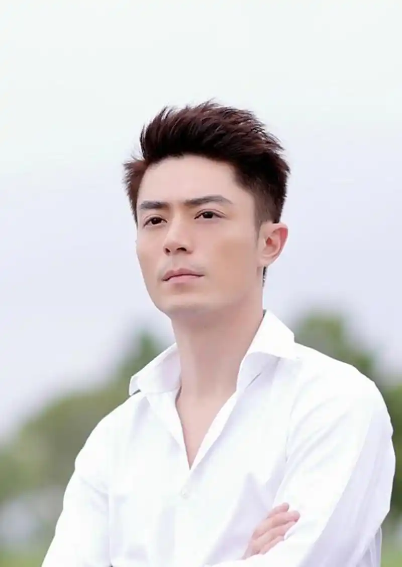 霍建华的4个发型,我最喜欢图三,最后一个迷倒了林心如!