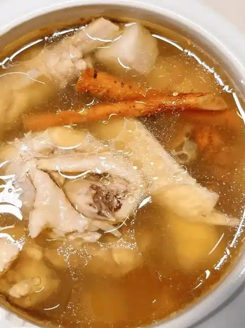 吃饭先喝汤,老了不受伤,跟广东人学炖汤,果然好喝