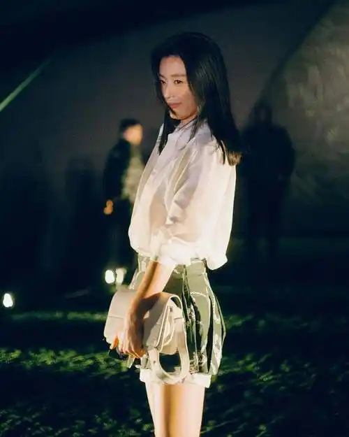 全智贤最新看秀造型把大家都惊艳了!