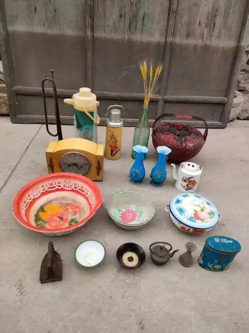 怀旧老物件怀旧老物件708090年代民国旧货古玩杂项复古红色收藏品冲锋