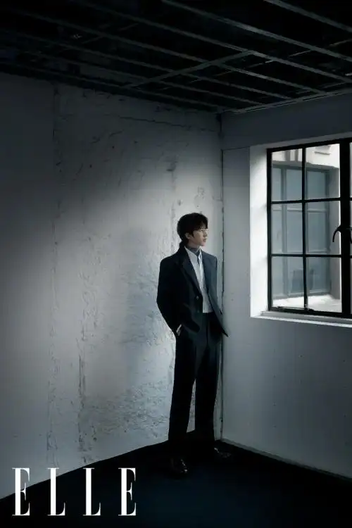 蔡徐坤看秀新图,每一张都是精品,从头到脚都好帅__财经头条