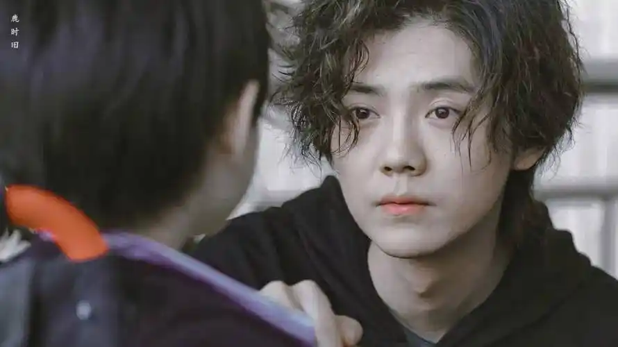 当初被鲁豫夸"爷们儿",刘德华点赞,"傻狍子"鹿晗现在怎样了?