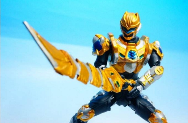 他是铠甲勇士中的地虎铠甲,跳跃力很强,却变成了龙套角色