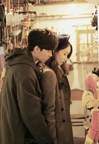 李易峰林允儿 人物键盘壁纸 个性iphone锁屏背景 平铺直叙 高清