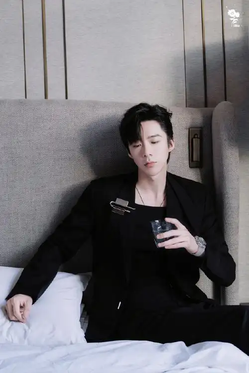 刘宇宁换公式照##刘宇宁魏劭##刘宇宁折腰