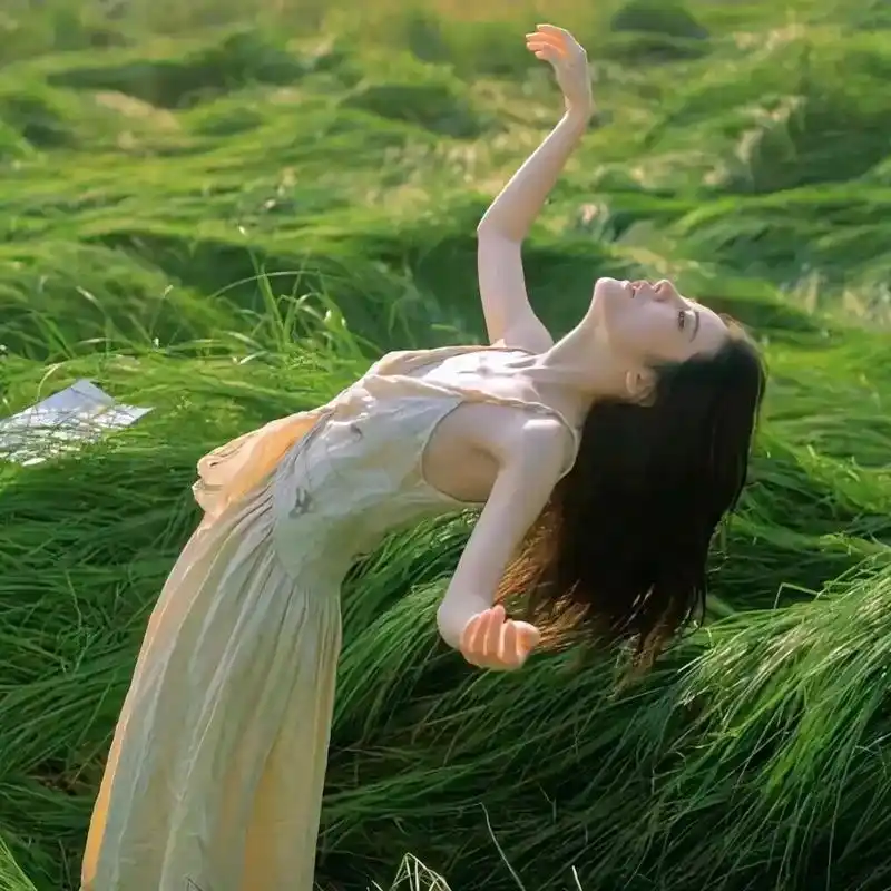 女生头像ins高级质感一个人去看海吧. - 抖音