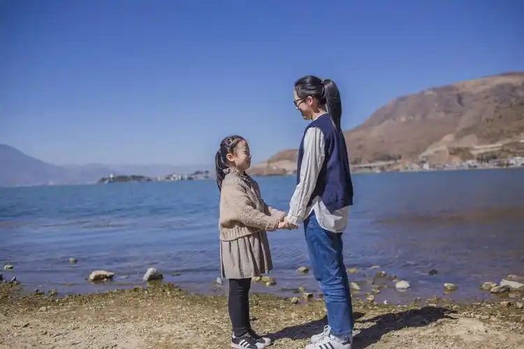 姐姐妹妹手牵手!