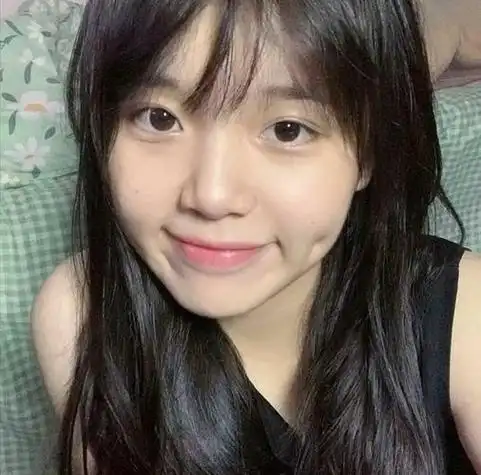 女生头像嘟嘟嘴可爱