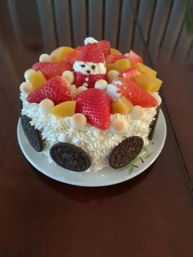 跟妈妈一起做的生日蛋糕,送给妈妈最好的朋友,是不是很漂亮呢,其中有