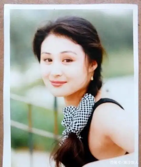 "谢大脚"年轻时有多美?看到她刚出道的旧照,这才是真正的玉女
