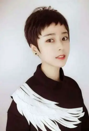 女生流行短发定位烫图片,烫发图片,发型图片