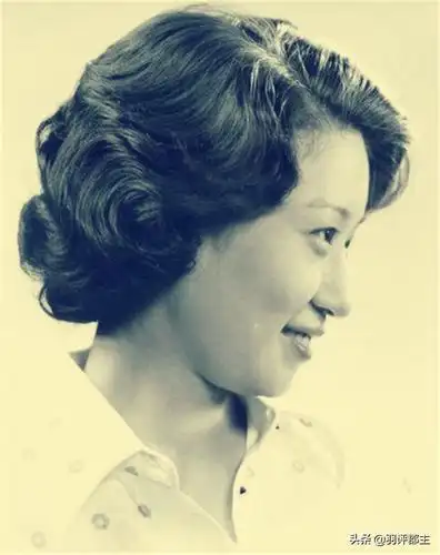 老照片:80年代中国妇女的时髦发型,图6发型一直流行到现在