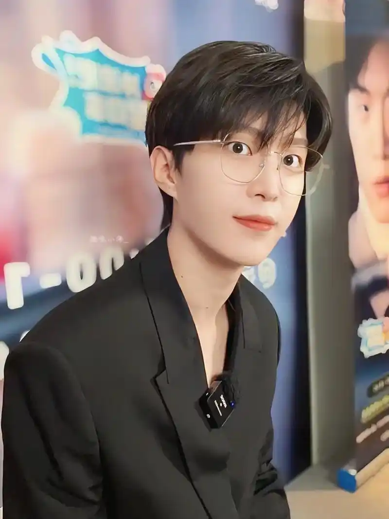 帅得我发疯.#范丞丞 #范丞丞银丝边眼镜适配度 #范丞丞杨澄 - 抖音