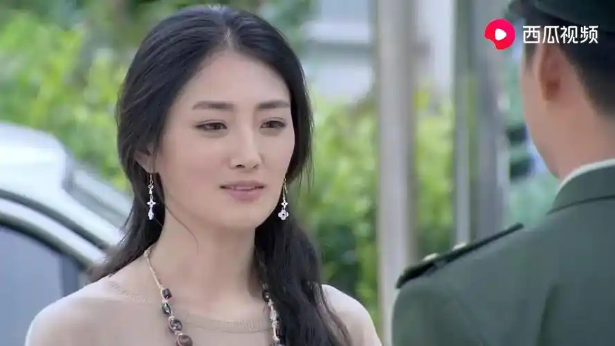 铁血雄心:中国警察和泰国女警合作,完事把人带回国,给儿子当妈