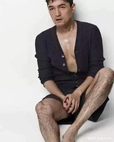 毛发旺盛的6位男星:周杰伦手毛抢镜,黄子韬的胸毛被周冬雨调侃