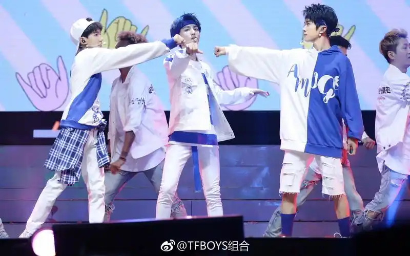 2017tfboys四周年演唱会811全部视频
