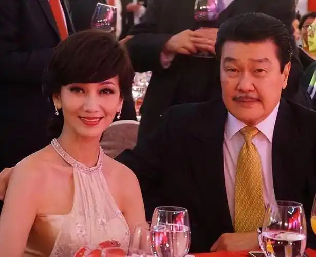 赵雅芝一生最恨两个女人,一个跟她抢男人,一个曝光她的婚外情