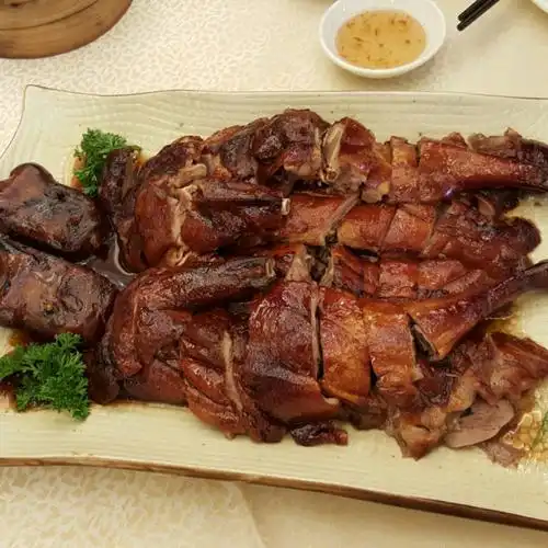 招牌原只烧鹅 $ 368