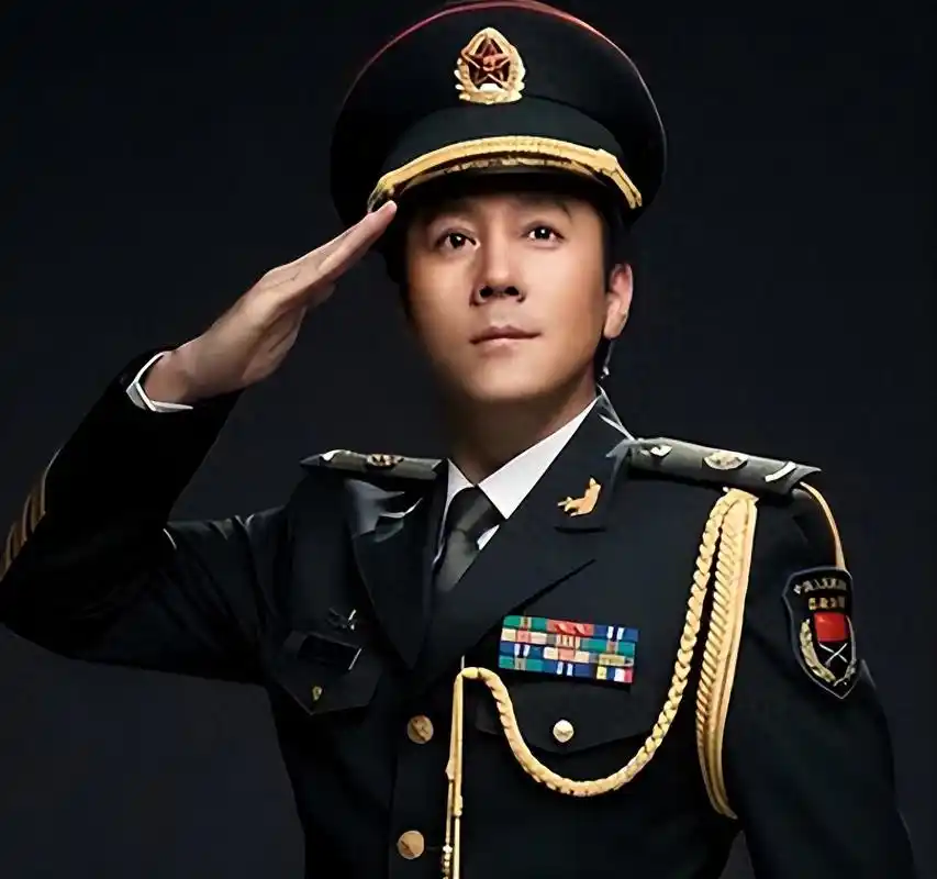 应当收回军籍的6位明星 军人是非常受人尊敬的群体