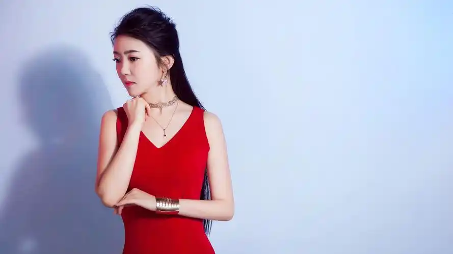 甜歌手—任妙音-半杯普洱