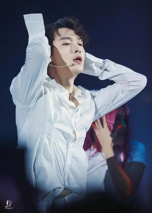 有没有集美有exo的各种出圈神图(九人无水印)? - 知乎