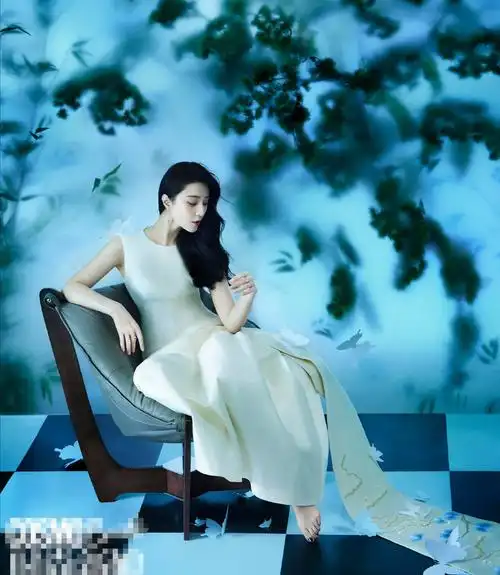 范冰冰婚纱大片曝光穿透视长裙秀美腿皮肤光滑细腻白到反光