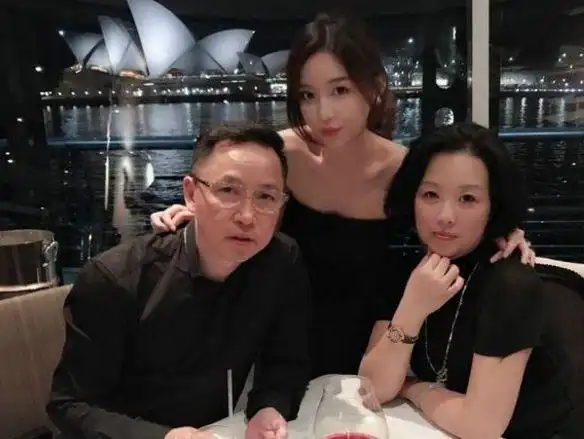 雪梨富二代男友带父母悉尼度假,富二代张衍颜值堪忧,长得搞笑