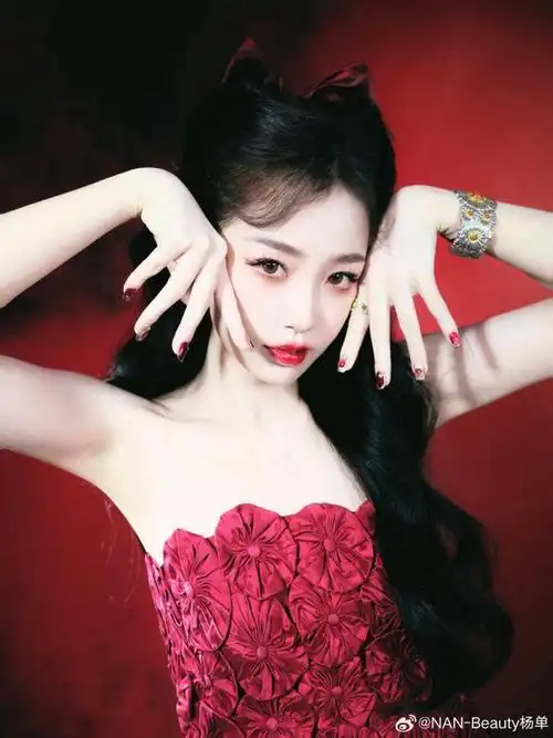 私荐女明星出圈不仅靠脸这些人的功劳也很大