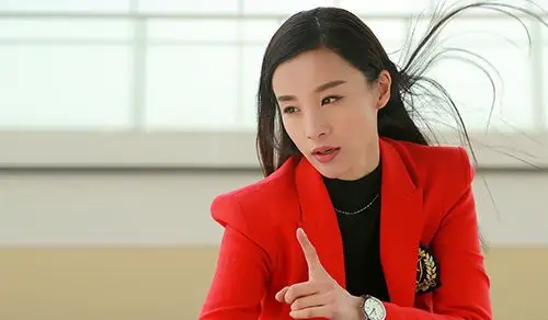 《乌鸦嘴》《他来了》章龄之打女也疯狂