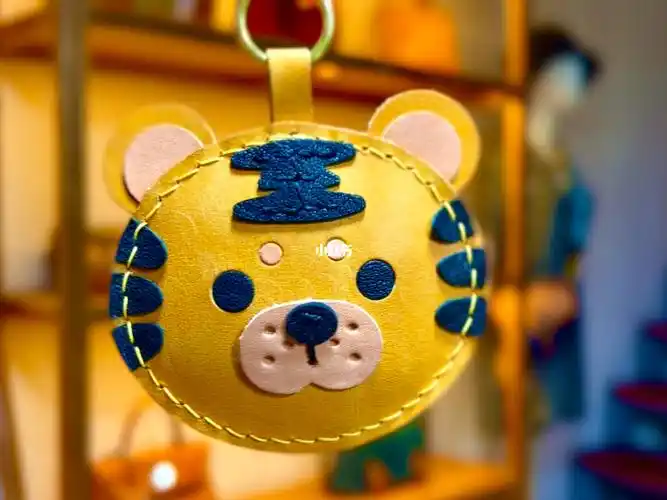 手工皮具  #皮具  #小老虎  #小众饰品  #宝藏饰品大公开  #手作势贩