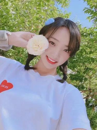 吕小雨可爱的图片