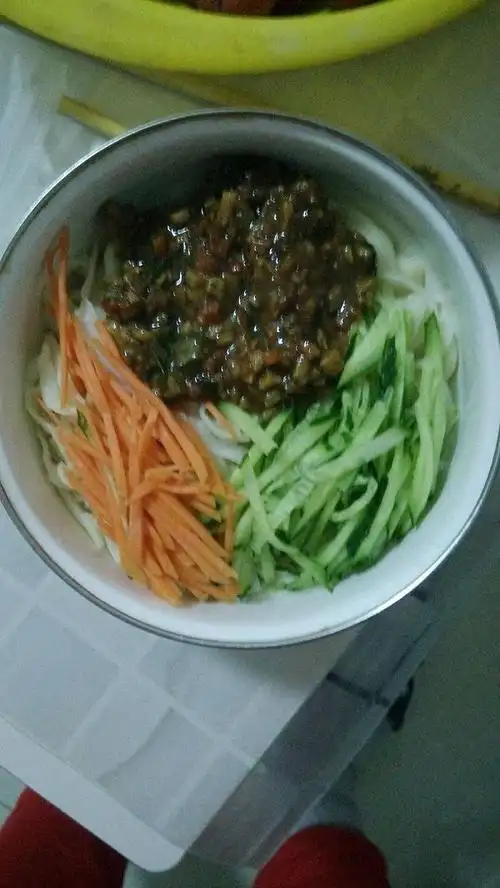 炸酱面的做法_【图解】炸酱面怎么做好吃_炸酱面_家常做法大全_豆果