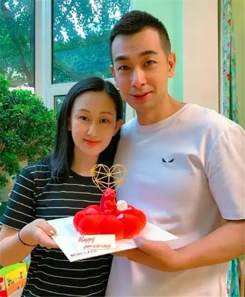 他是梅艳芳最爱的人张丹露愿意为他放弃事业年近50依然有型