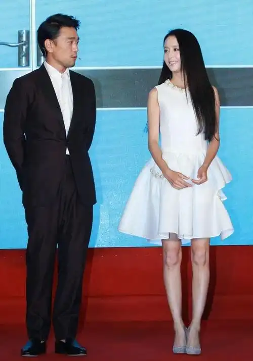 佟丽娅自认与王耀庆很熟,没想到微信被拉黑,说出原因让人笑死