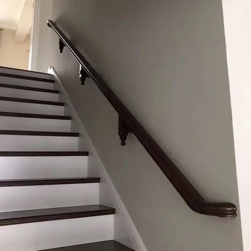 美国红橡木楼梯扶手 有水泥基础楼梯扶手 木扶手楼梯加工厂家