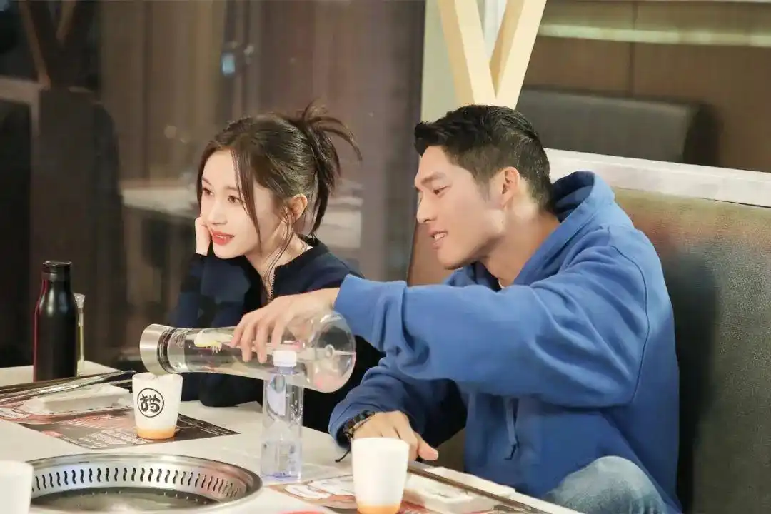 怦然再心动》是为经历了爱情婚姻坎坷的熟龄女明星量身打造的恋爱综艺