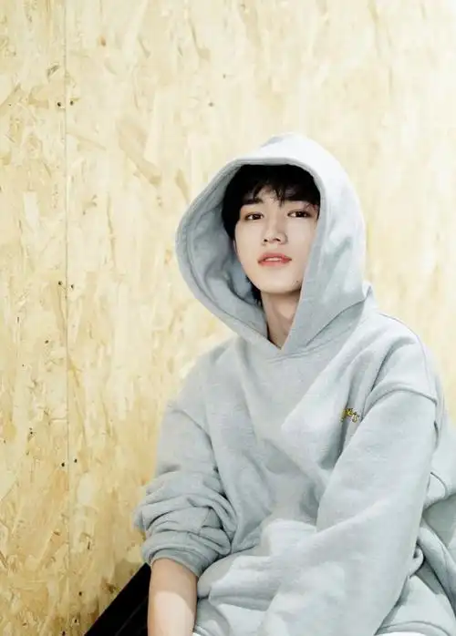 评论投稿宋亚轩头像壁纸