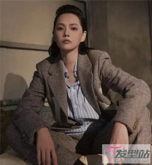 酷炫女生大背头发型 帅气艳压一众男生