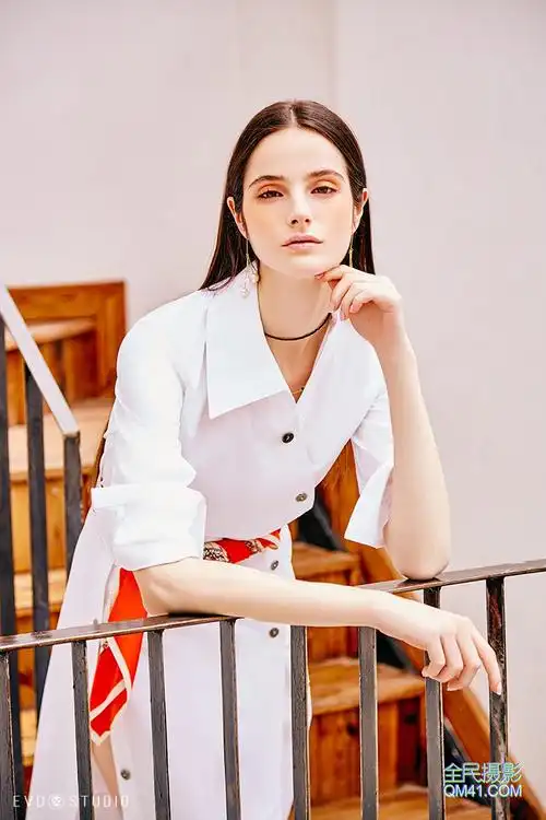 服装设计师形象创意拍摄