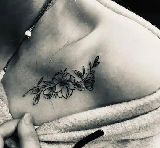 性感锁骨纹身图片