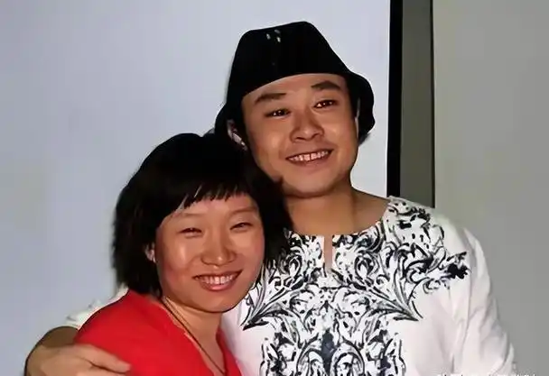 刀郎前妻杨娜:生下女儿40天就跑路,刀郎红了后,问还能复合吗?