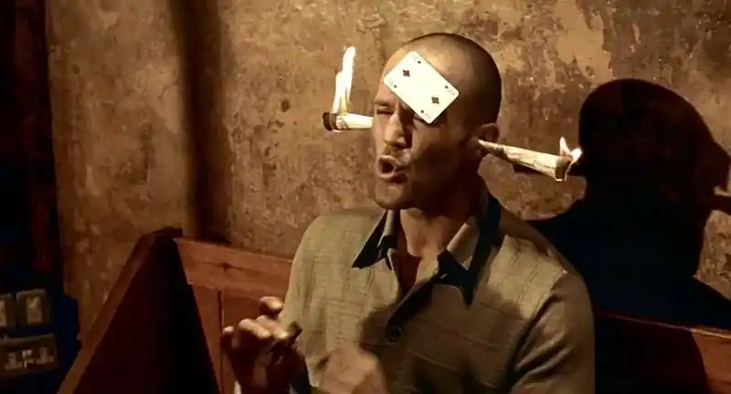 经典电影放映|《两杆大烟枪》盖·里奇的黑色幽默_精彩城市生活,尽在