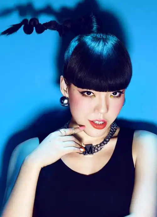 吴莫愁退圈三年,直言听歌引发关注