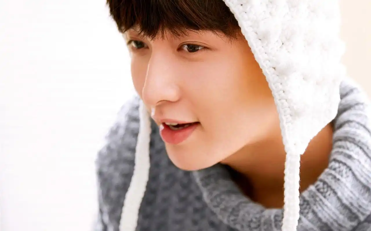 小绵羊张艺兴时尚帅气写真图片桌面壁纸