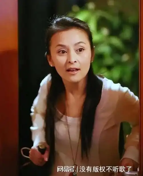 琼瑶女郎何音:花13年捧红黄志忠被抛弃,今嫁小鲜肉一起养育儿子