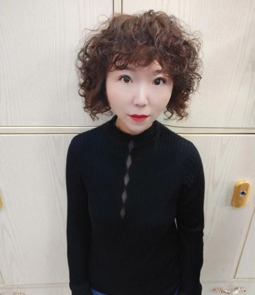 40到60岁女性,剪短发烫小卷,时尚,减龄,真洋气